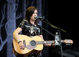 Tikipeter_Amy_Macdonald_V_Festival_Day_Two_004.jpg