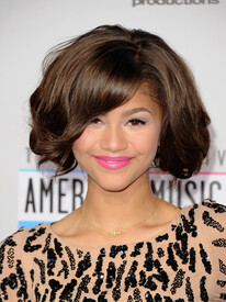 ZendayaColeman40thAmericanMusicAwardsV_YtthYodwox.jpg