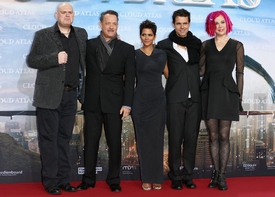 Halle Berry attends the premiere of Cloud Atlas in Berlin 5.11.2012_11.jpg