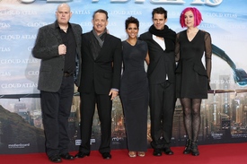 Halle Berry attends the premiere of Cloud Atlas in Berlin 5.11.2012_12.jpg