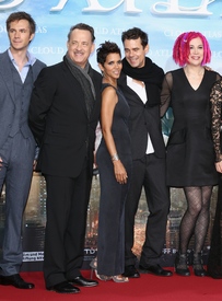 Halle Berry attends the premiere of Cloud Atlas in Berlin 5.11.2012_14.jpg