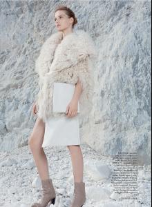 marique-schimmel-by-thomas-lohr-for-harpers-bazaar-uk-december-2013-8.jpg