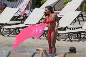 alex_morgan_and_sydney_leroux_in_bikinis_on_the_beach_in_hawaii_22.jpg