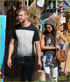 calvin-harris-aarika-wolf-pick-pumpkins-02.jpg