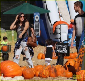 calvin-harris-aarika-wolf-pick-pumpkins-07.jpg