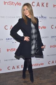 JenniferAniston_NY111614_29.jpg