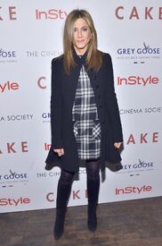 JenniferAniston_NY111614_35.jpg