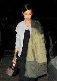 Rihanna (7).jpg