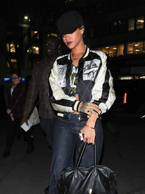 Rihanna (4).jpg