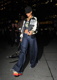 Rihanna (5).jpg