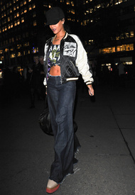 Rihanna (6).jpg