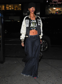 Rihanna (9).jpg