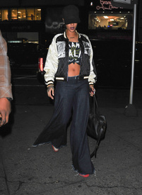 Rihanna (10).jpg