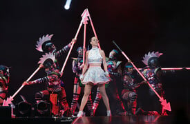 KatyPerryPerformsLiveSydney01ZxbYq6msdx.jpg