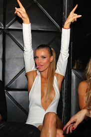 Joanna-Krupa-Areola-Peek-6-683x1024.jpg