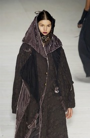 Antonio Marras Fall 2003 8BeFF6Xgm2zl.jpg