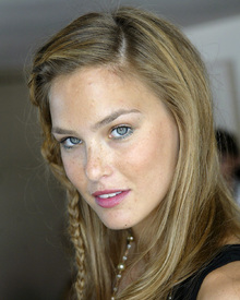 tduid300011_BarRefaeli.jpg