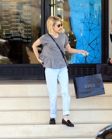 Emma Roberts out shopping at Barneys New York_05.jpg