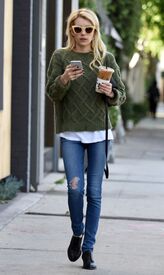 emma-roberts-out-in-los-angeles-11-03-2015_4.jpg