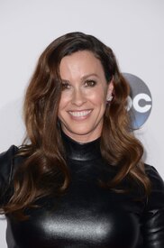 AlanisMorissette112215_09.jpg