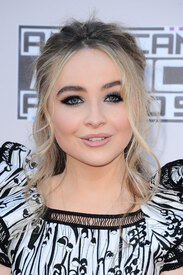 Sabrina_Carpenter_14.jpg