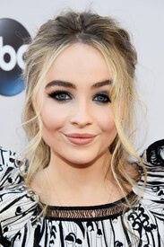 Sabrina_Carpenter_24.jpg