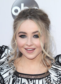 Sabrina_Carpenter_37.jpg