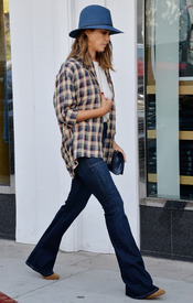 jessicaa151115BZNimage3.jpg