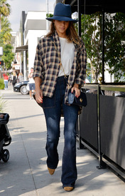 jessicaa151115BZNimage11.jpg
