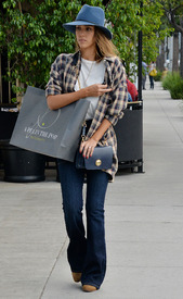 jessicaa151115BZNimage48.jpg