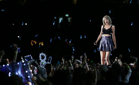 tswift271115BZNimage16.jpg