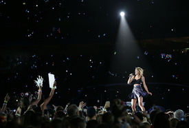 tswift271115BZNimage20.jpg