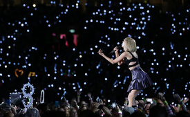 tswift271115BZNimage25.jpg