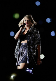 tswift271115BZNimage47.jpg