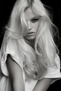 Chanel-blonde-beauty-tumblr_nfeeiphx701syf7oxo1_500.jpg