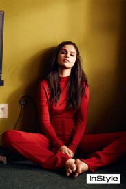 instyle-jan2016-selena-1_0.jpg