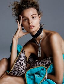 Vogue_Spain-Jewelry-December_2015-Alvaro_Beamud_Cortes-Magdalena_Frackowiak-08.jpg