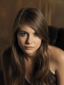 Willa_Holland_promo_08.jpg