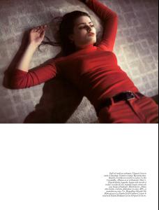 58614_Vogue_Fran63a_Dezembro2003Janeiro2004_phGlenLuchford_IsabeliFontana_03_122_360lo.jpg