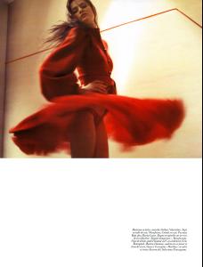 58633_Vogue_Fran51a_Dezembro2003Janeiro2004_phGlenLuchford_IsabeliFontana_05_122_682lo.jpg