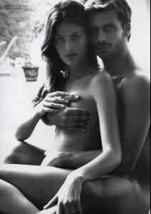 59494_Vogue_Fran18a_JunhoJulho2005_phMarioTestino_13_IsabeliFontana_HenryCasteli_122_385lo.jpg