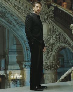 Gerard_Butler___Jean_Francois_Robert_Photoshoot2004_LJ__hireshunks4.jpg