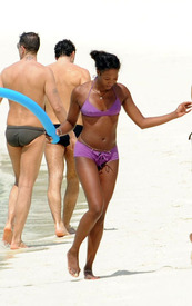 Naomi_Campbell_Maldives_09.jpg