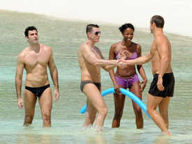 Naomi_Campbell_Maldives_14.jpg