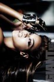 th_Beyonce_Giant_Magazine_06.jpg