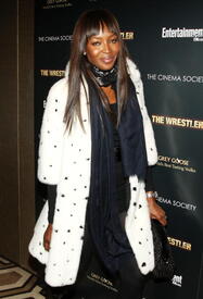 Attending_a_screening_of_the_Wrestler_in_NYC_19.jpg