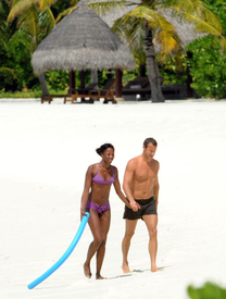 Naomi_Campbell_in_vacation_on_the_Maldives_02.jpg