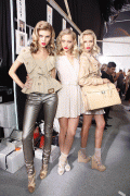 th_3b937959257181.gif