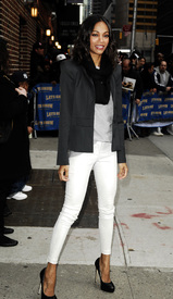 celebrity-paradise.com-The_Elder-Zoe_Saldana_2009-12-14_-_Visit_Late_Show_With_David_Letterman_463.jpg