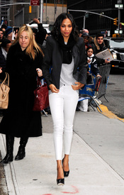 celebrity-paradise.com-The_Elder-Zoe_Saldana_2009-12-14_-_Visit_Late_Show_With_David_Letterman_820.jpg